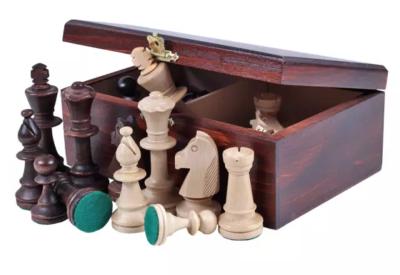 Pièces d'échecs en charme T5 + boîte